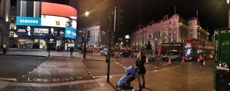 Io e la mia polpetta a Piccadilly Circus 